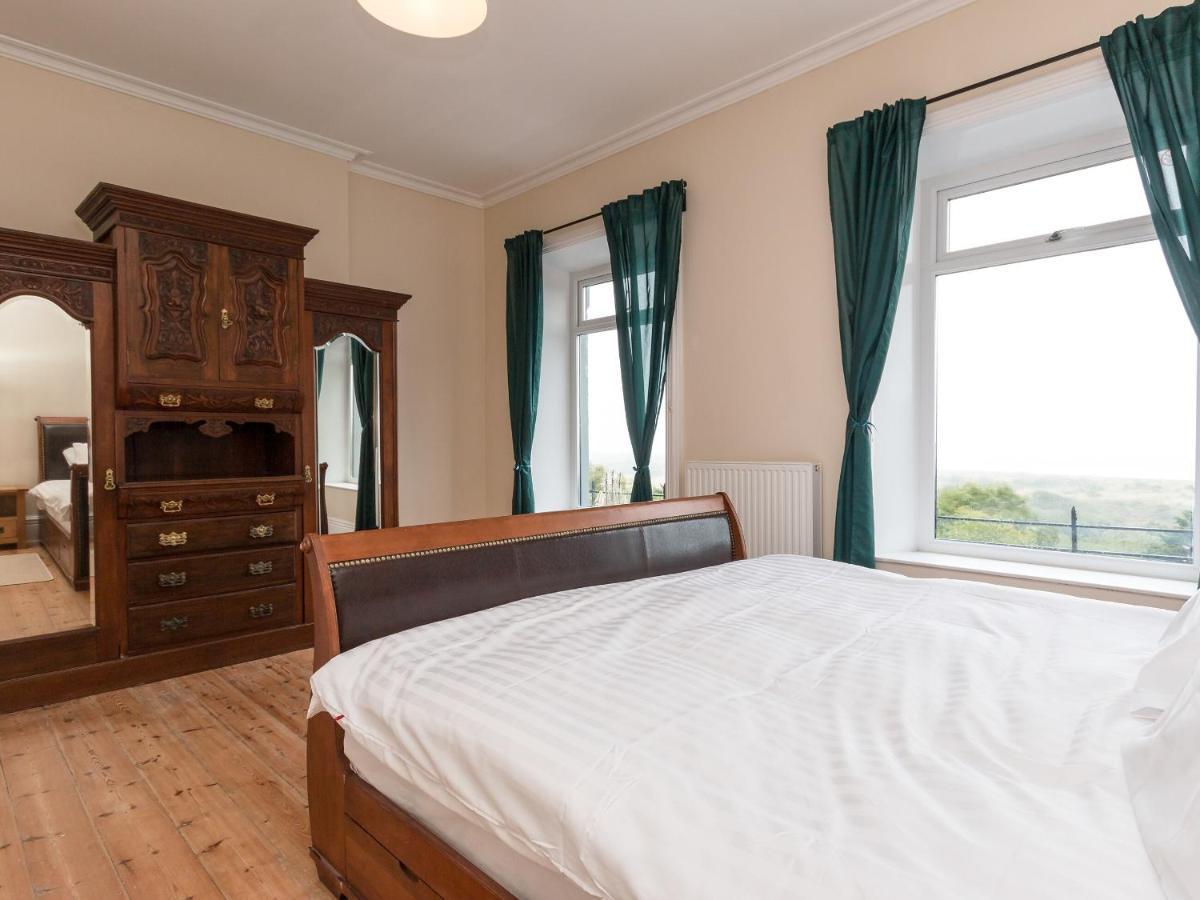 Pendine Manor Villa Exterior photo