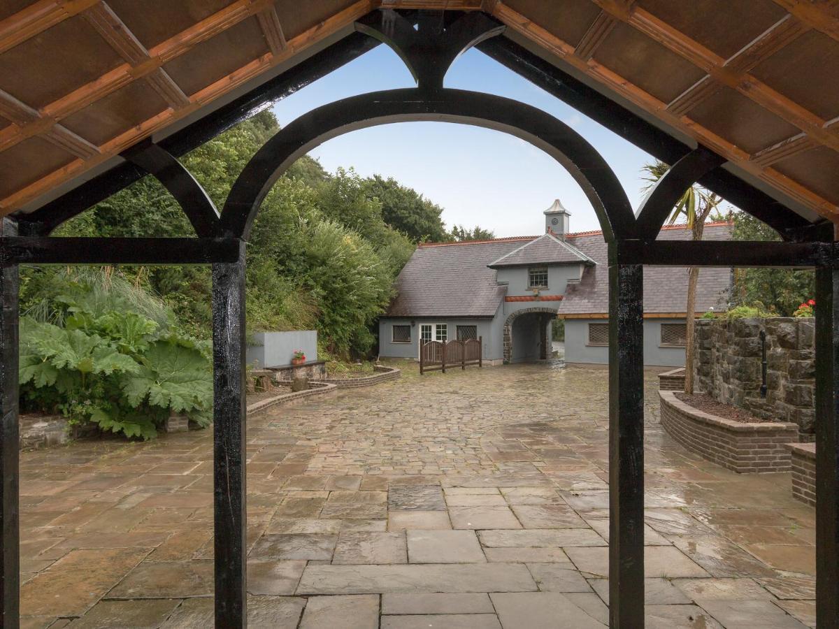 Pendine Manor Villa Exterior photo