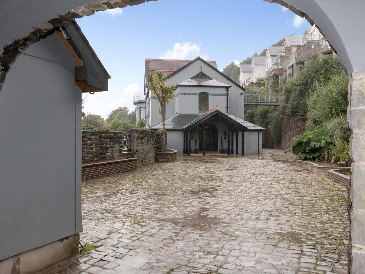 Pendine Manor Villa Exterior photo